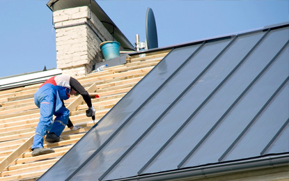 Metal Roofing in Burleson, TX 4 Honey Bees Roofing & Solar crew installing metal roofing in Burleson, TX